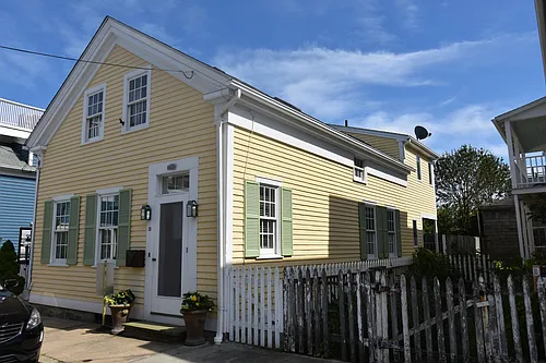 15 Trumbull St Photo 1