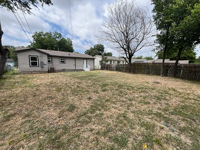 719 Fairwood Dr — Photo 20