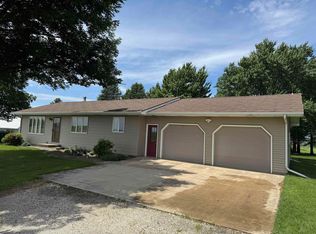 272 Wren Ave, Ackley, IA 50601