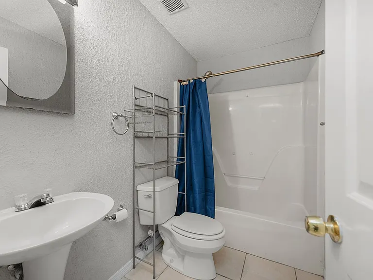 3868 Mariners Dr — Photo 18