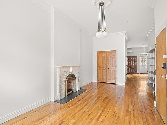 5th image of 5 Saint Felix St APT 1