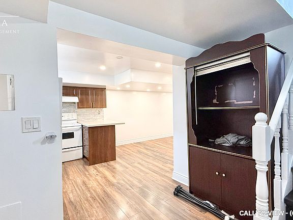 5th image of 844 Danforth Rd #2