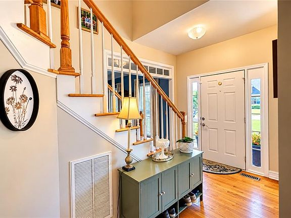 4th image of 74 Colonial Cir NW