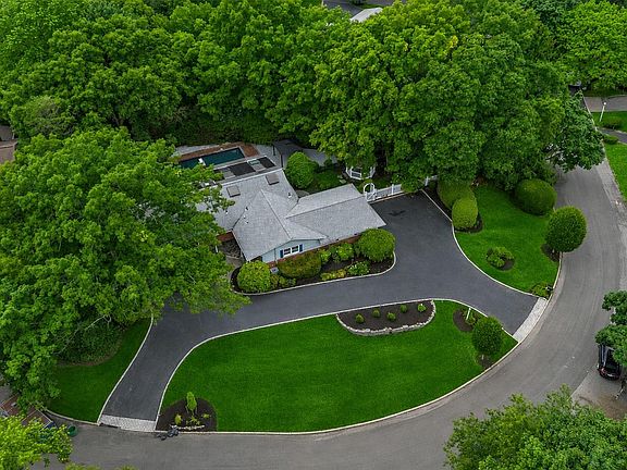 2nd image of 15 Veronica Court