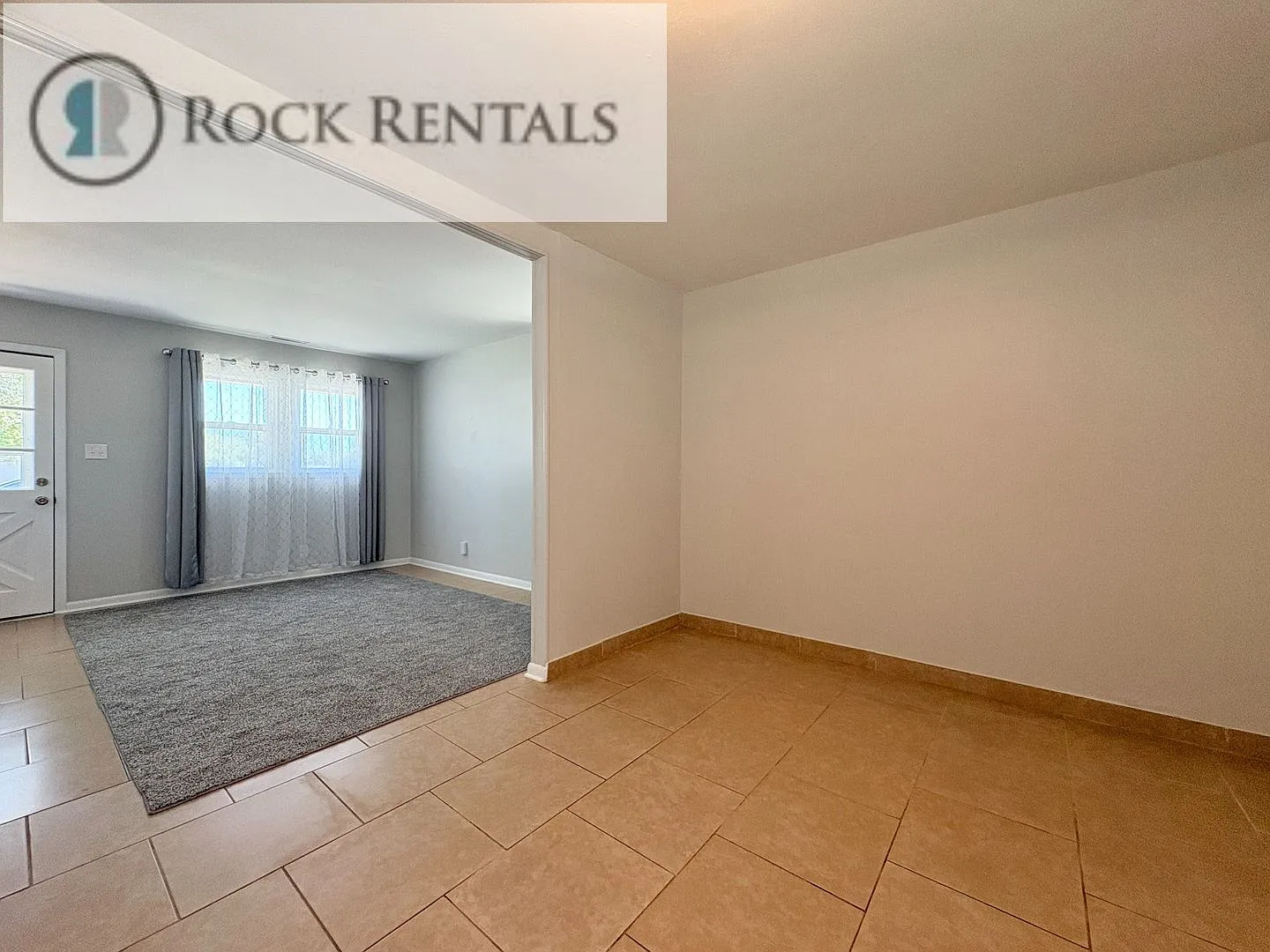 Freshly Remodeled 3 Bed in Quiet Neighborhood — Photo 3