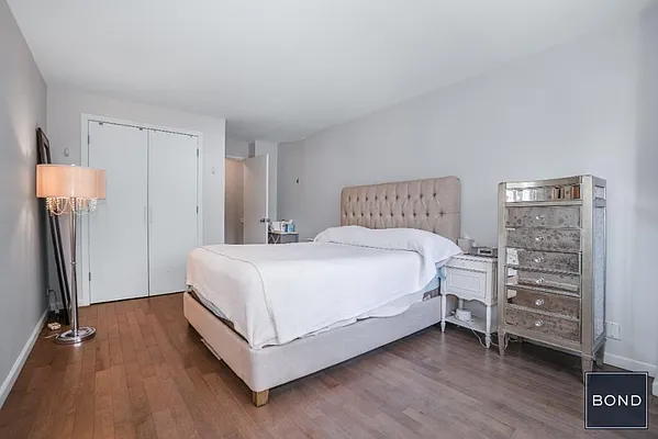 Rented by Bond New York | media 19