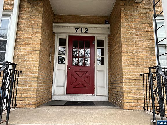 2nd image of 712 Cedar Ln APT 2
