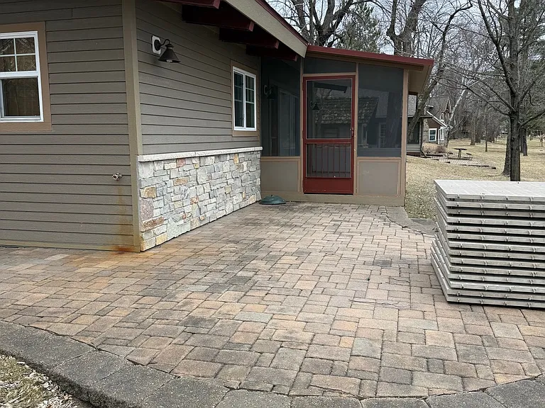 10713 Mitchell Ln — Photo 7