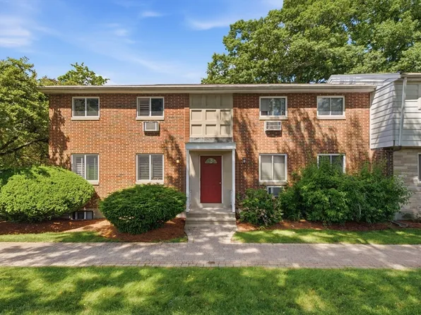 18 Wilson Dr #18, Framingham, MA 01702