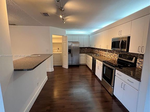 2nd image of 561 Racquet Club Rd APT 21