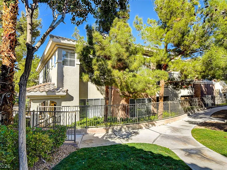 9050 W Warm Springs Rd #1034 — Photo 2