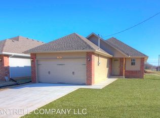 868 S Waco Ave, Springfield, MO 65802