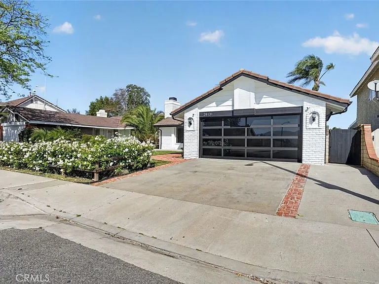 28131 Florence Ln — Photo 3