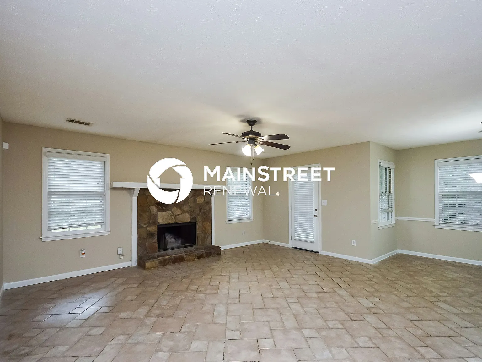 105 Stone Creek Dr — Photo 2