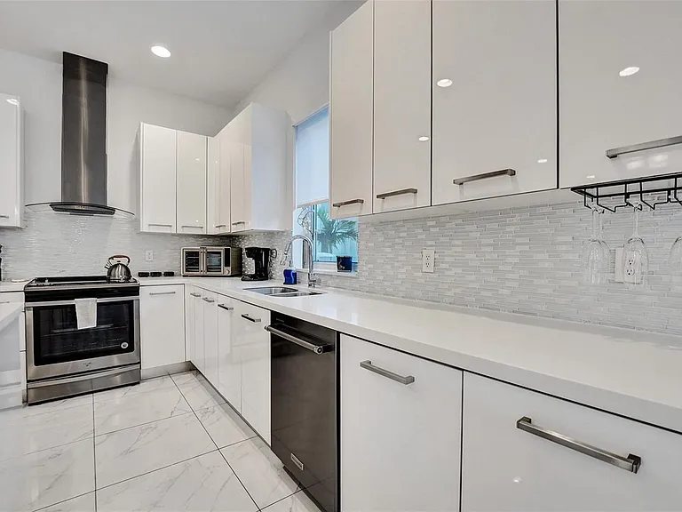 1371 N Ocean Blvd — Photo 17