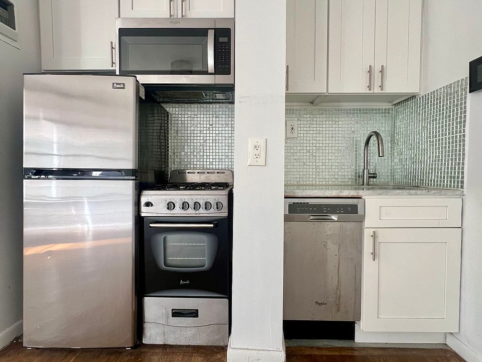 1st image of 35 W 64th St APT 8B