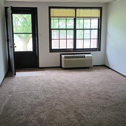 3rd image of 374 N 40th St