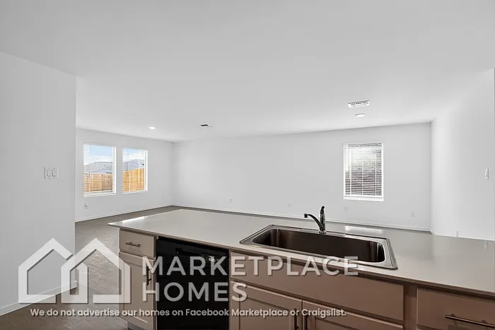 9721 NW 124th St — Photo 9