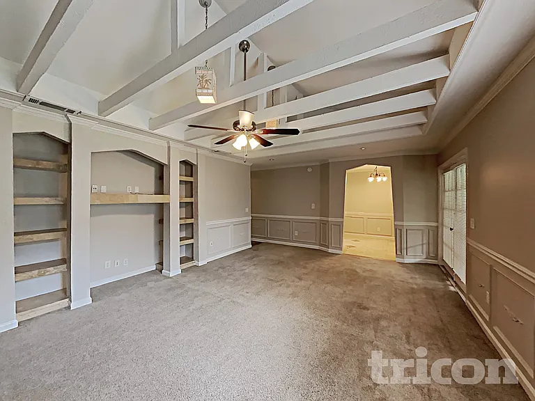 4324 Queensway Dr — Photo 7