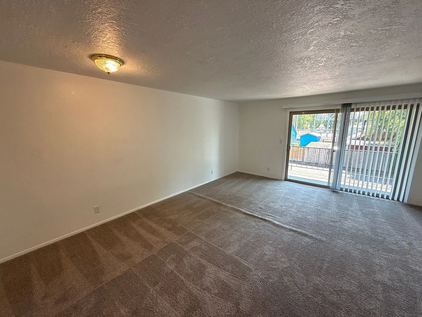 1 bed, 1.0 bath, 730 sqft, $1,175 — Photo 2