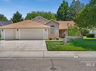 2010 N Oak Hills Dr, Meridian, ID 83646