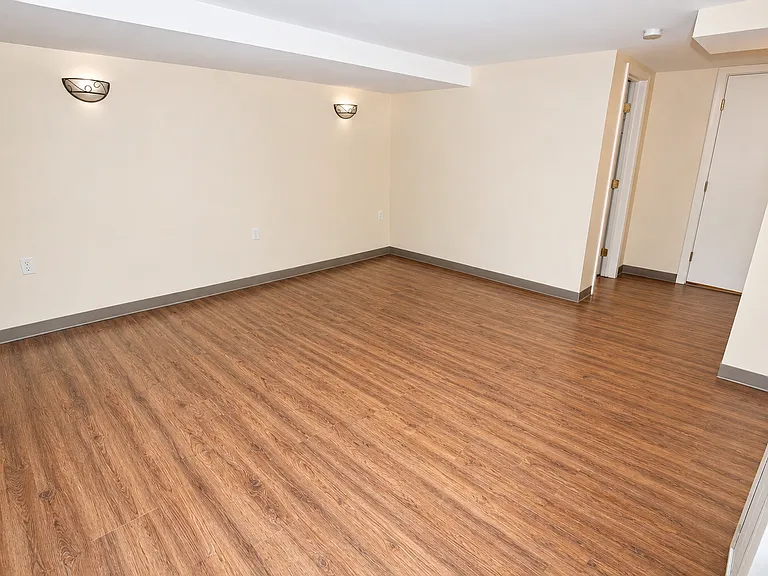 308 N Neville St — Photo 4