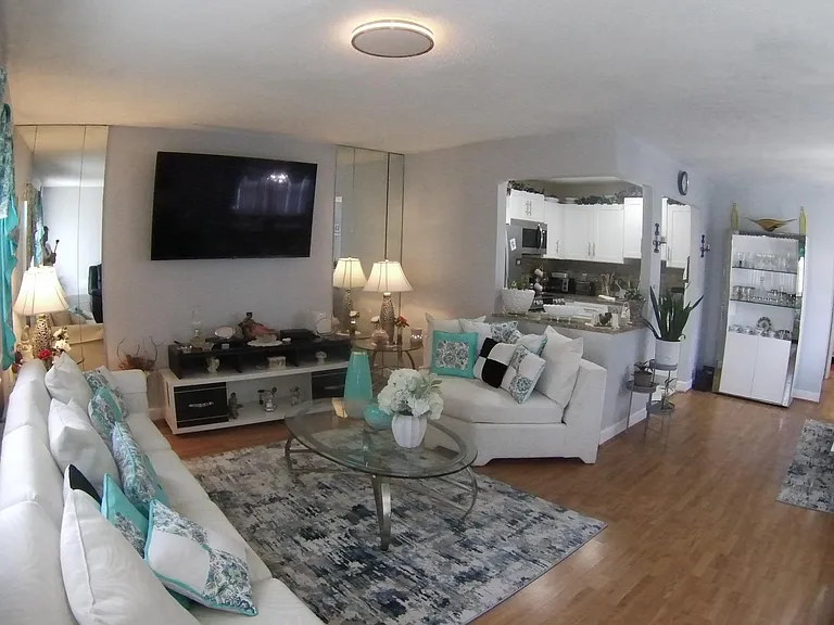 275 Monaco Way #F — Photo 4