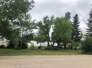 416 4th Ave W, Ray, ND 58849