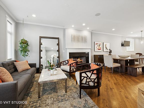 3rd image of 2451 W Cortland St #1