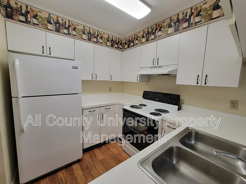 2 bed, 2.5 bath, 1088 sqft, $1,350 — Photo 4