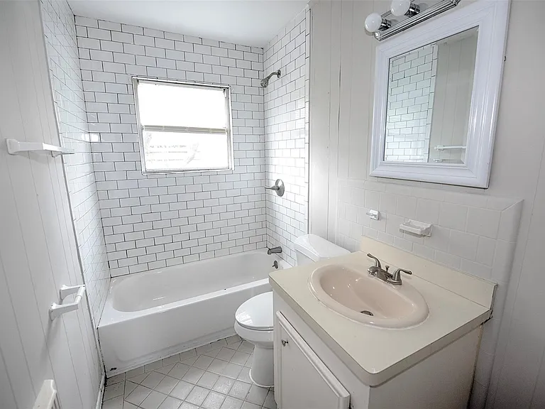1211 1st Ave N — Photo 14