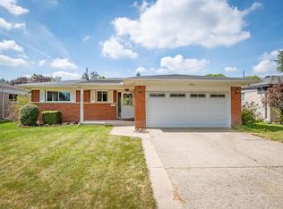 2751 Downey Dr, Troy, MI