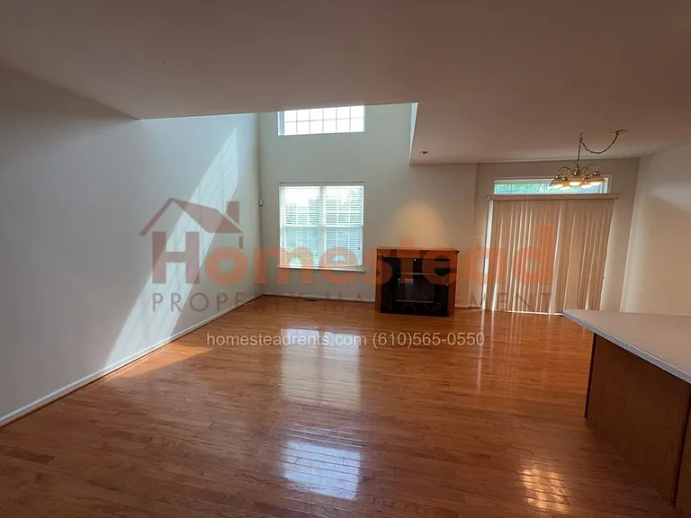 244 S Azalea Ct — Photo 7
