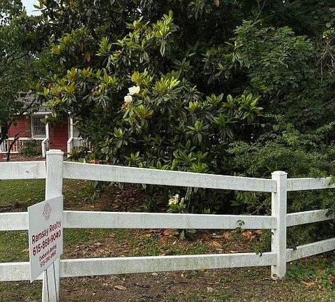 3rd image of 13 Belle Forrest Ave