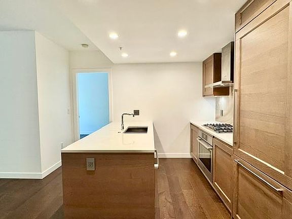3rd image of 5629 Birney Ave #2XX