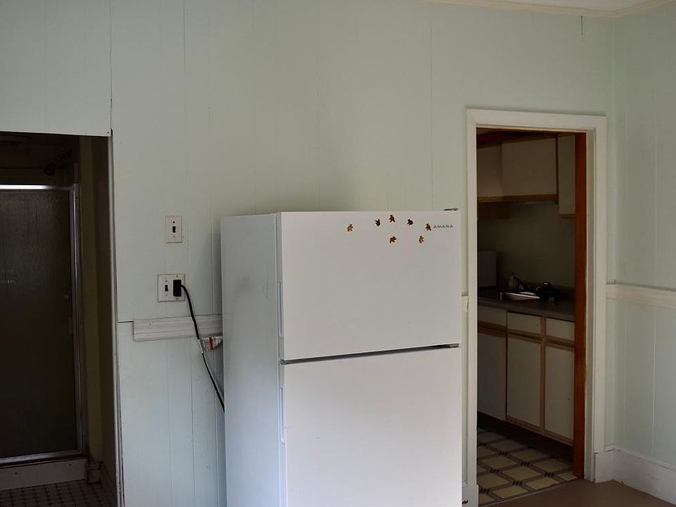 2nd image of 10 Park Pl