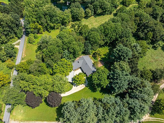 2nd image of 180 Elbow Ln