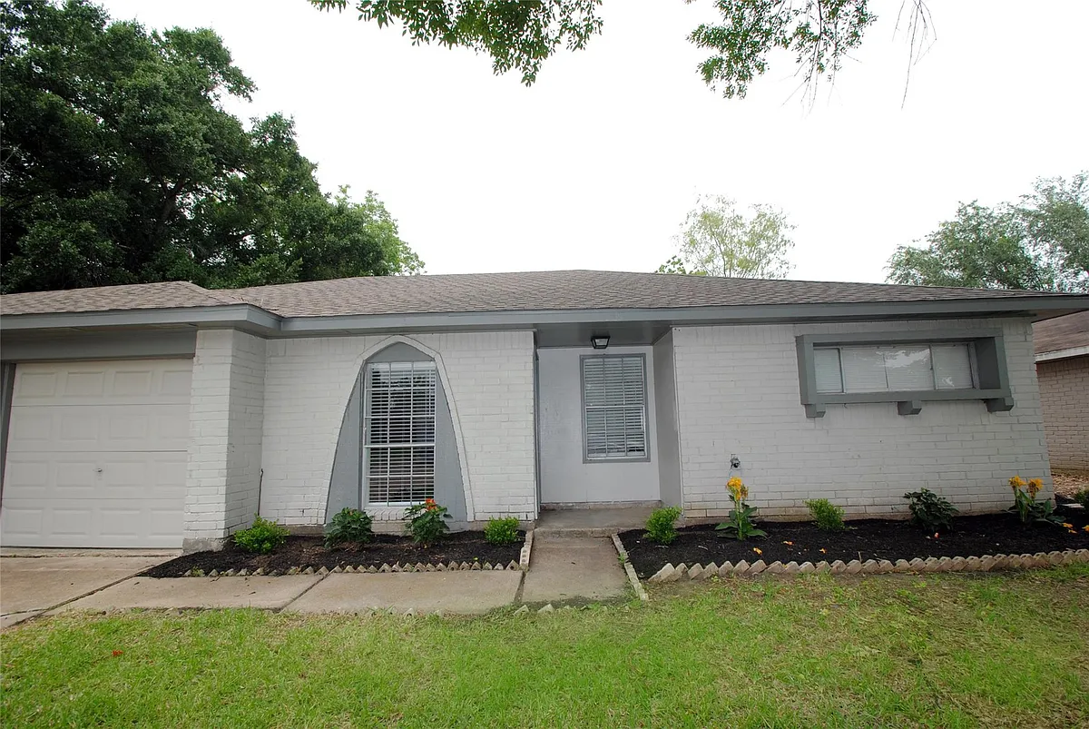 Building Photo - 6706 Castleview Ln