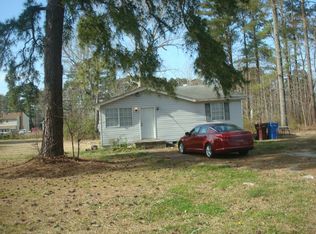 1099 Washington Dr, Chesapeake, VA 23322