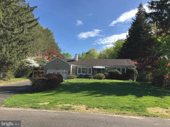 162 Valley Dr, Churchville, PA 18966