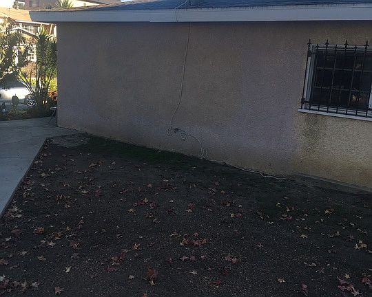 4th image of 614 E Hyde Park Blvd