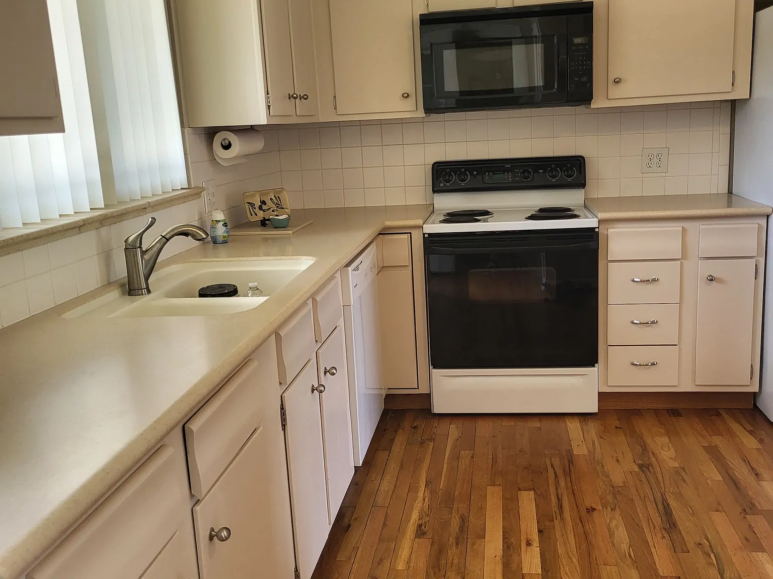 3 bed, 1786 sqft, $2,700 — Photo 4