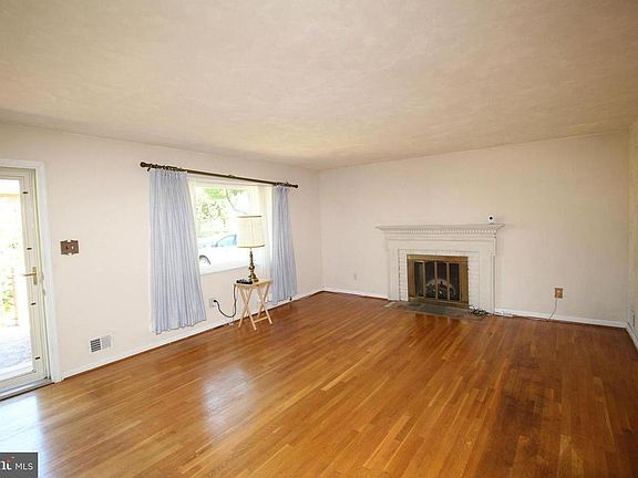 5th image of 4007 Dakota Ct