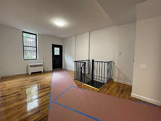 3rd image of 512 E 5th St #B
