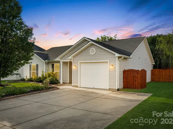 299 W Swift Creek Rd, Fletcher, NC 28732