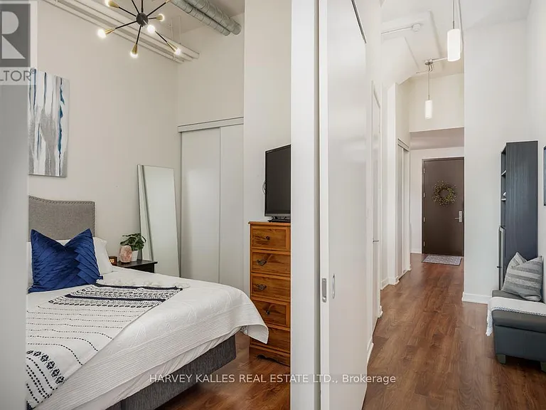 380 Macpherson Ave #441 — Photo 9