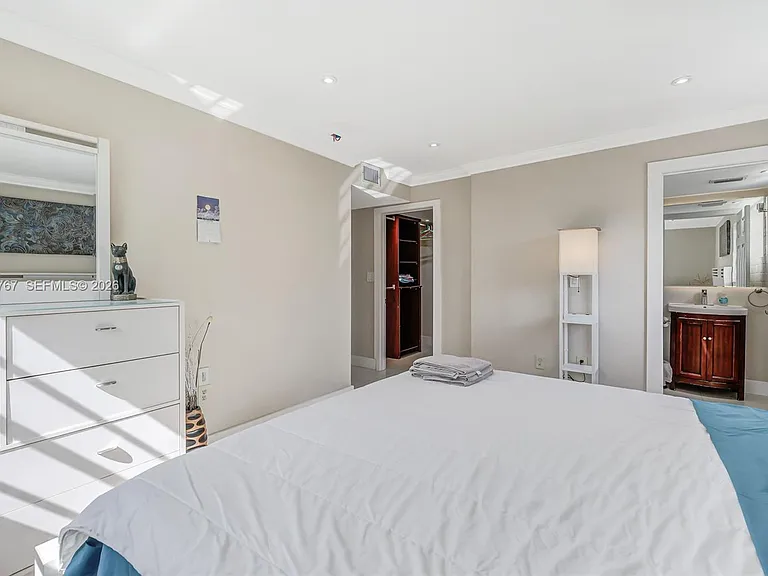 618 Euclid Ave #204 — Photo 16