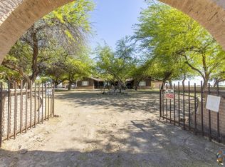 305 E McCabe Rd, El Centro, CA 92243