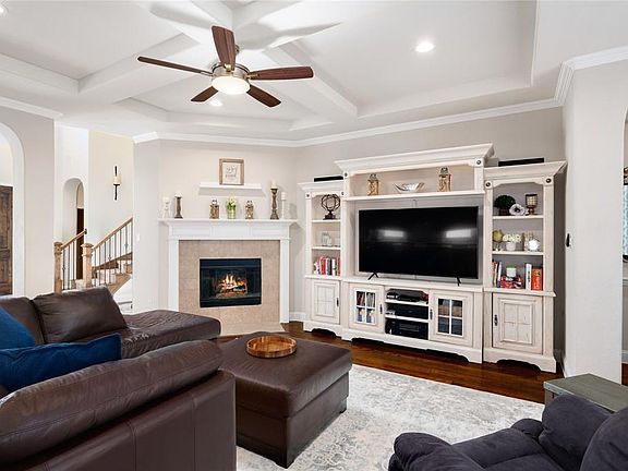 4th image of 6933 Fullerton Cir