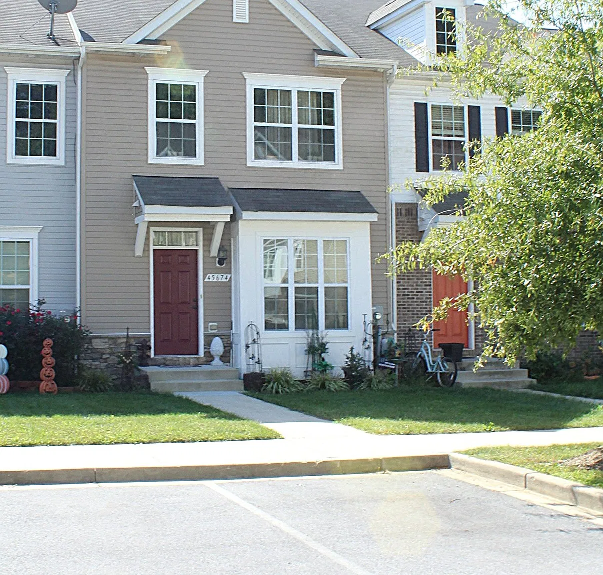 4 bed, 3.5 bath, 2218 sqft, $2,650 — Photo 2